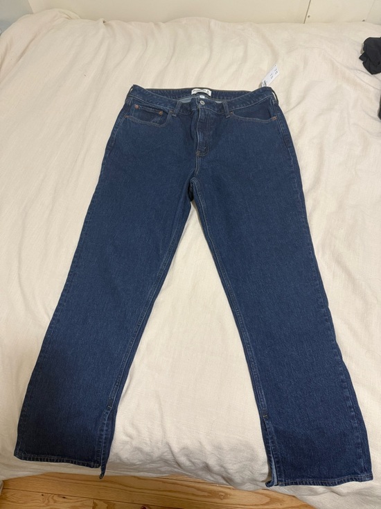 Abercrombie & Fitch Denim - NWT Abercrombie & Fitch Deep Indigo Straight-Leg Jeans